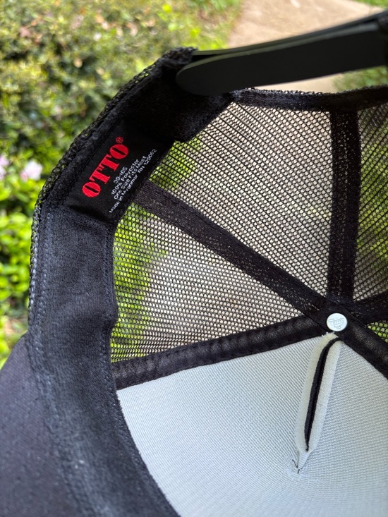 ALOHA XCHNG Black Trucker Cap with Gold Graphic—NWOT - Picture 2 of 2